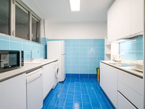 Flooring, Floor, Ceiling, Interior Design, Tile, Major Appliance, Kitchen, Apartment, Countertop