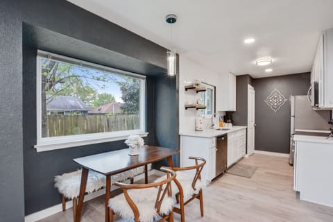 Dining Room & Kitchen