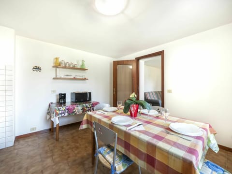 Table, Furniture, Property, Lighting, Interior Design, Wood, Floor, Flooring, Chair