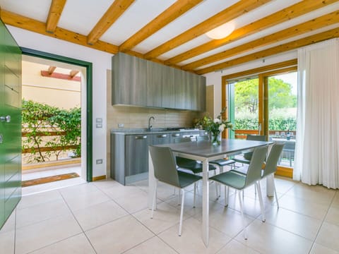 Wood, Lighting, Interior Design, Flooring, Floor, Living Room, Real Estate, Hardwood, Table, Beam