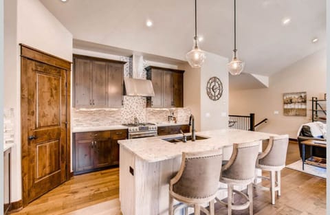 Kitchen - 4 Bedroom - River Run Town Homes