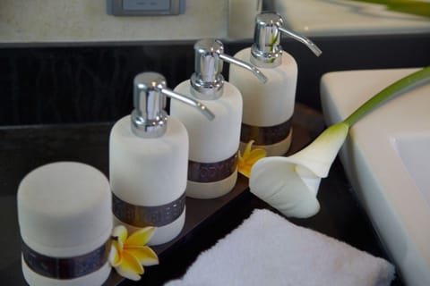 Bathroom amenities