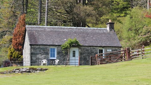 Front view - front enclosed garden ideal for sitting in and relaxing in