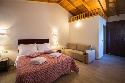 Erikousa Palace Suite M16 Bedroom