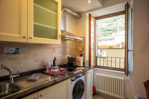 Ventu De Ma Studio #2 with AC House in Vernazza