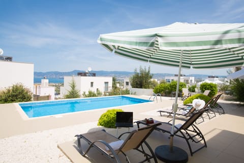 Villa Vikki, 3BDR Latchi Villa with picturesque views