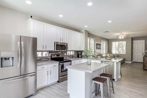 Light and bright Dew Drop Inn!