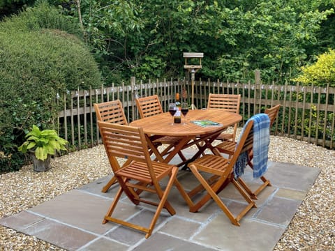 Sitting-out-area | Meadowside Forge, Ashwater, near Beaworthy