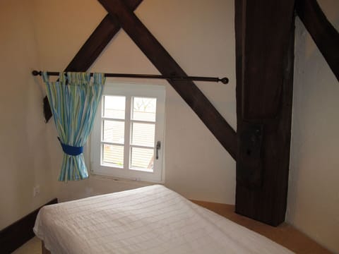 Building, Furniture, Window, Comfort, Wood, Shade, Lamp, Bed Frame, Floor, Flooring