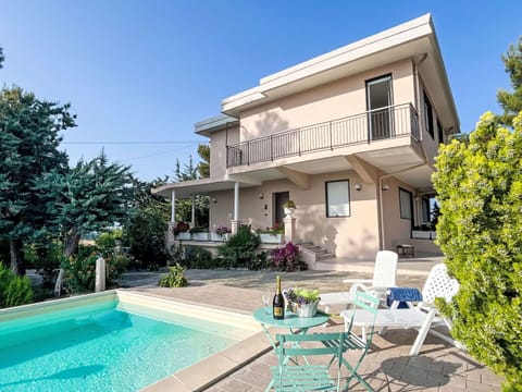 Residential Area, Swimming Pool, House, Home, Resort, Estate, Shade, Villa, Hacienda, Balcony