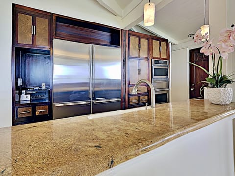 Kitchen - Your luxurious kitchen is newly updated with all new stainless steel appliances