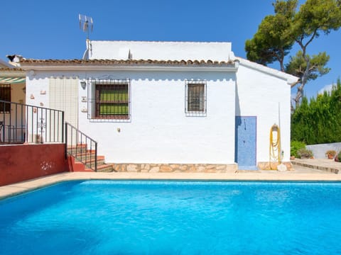 Property, House, Building, Swimming Pool, Real Estate, Home, Villa, Residential Area, Vacation, Architecture