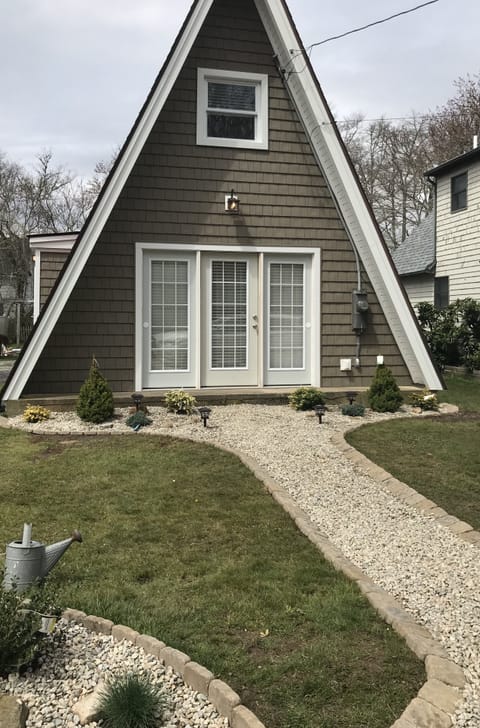 Cozy A-frame by the Sea!