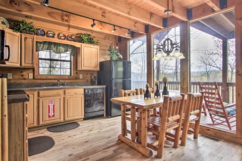 Dining Area | Dishware & Flatware