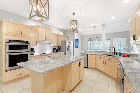 A beautiful fully equipped top kitchen to make all of your favorite meals