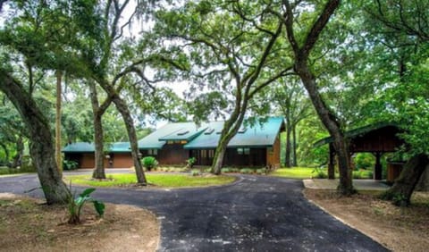 Welcome to Paradise at Riverbend!