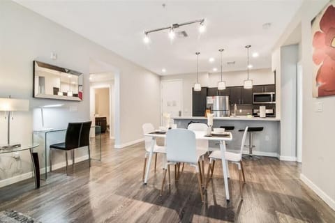 North Peninsula Menlo Park 2 Bedroom Dining Room