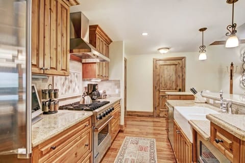 Kitchen - The Arrabelle at Vail Square