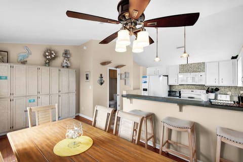 Dining to kitchen view