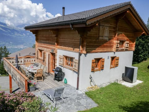 Property, House, Building, Cottage, Real Estate, Home, Farmhouse, Log Cabin, Facade, Siding