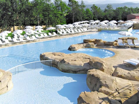 Water, Water Resources, Azure, Plant, Tree, Natural Landscape, Swimming Pool, Coastal And Oceanic Landforms, Leisure, Landscape