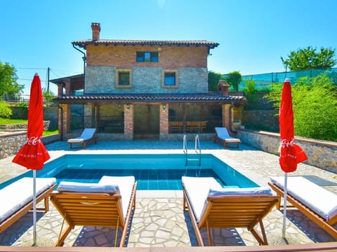 Water, Sky, Property, Building, Swimming Pool, Plant, Outdoor Furniture, Window, Shade, House