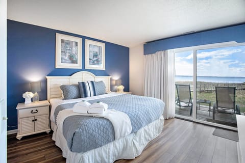 THE TRUE NORTH presents… ☀ Lakeview Escape @ The Shores ➠ 5638