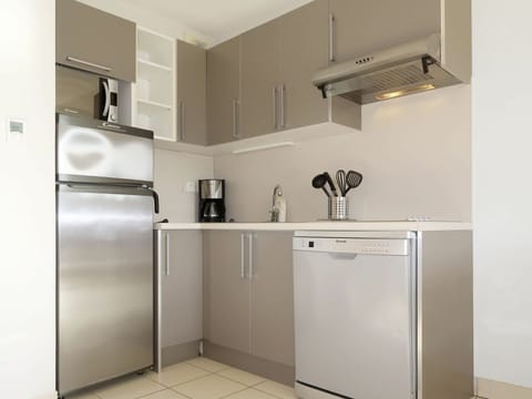 Room, Major Appliance, Property, Refrigerator, Cabinetry, Kitchen, Furniture, Freezer, Home Appliance, Interior Design
