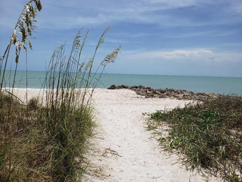 Beautiful Gulf Coast Beaches 2 miles away!