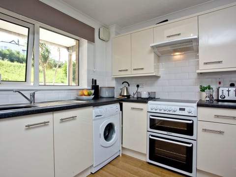 Kitchen | Apartment 2 Waters Edge, Newquay