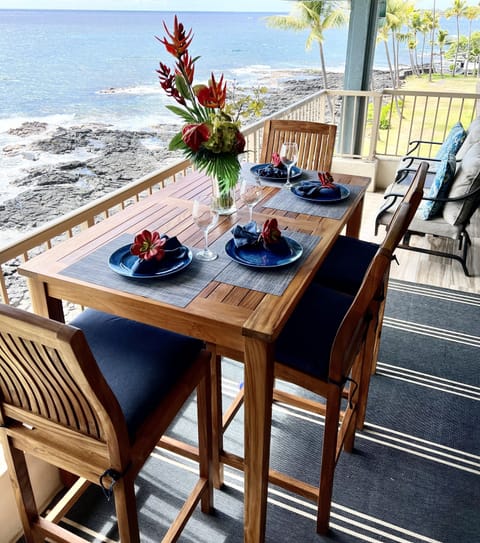 Oceanfront lanai with panoramic views