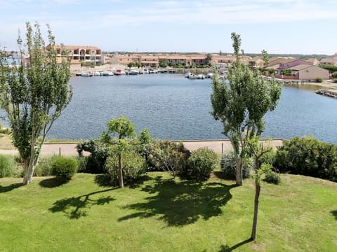 Water, Sky, Plant, Cloud, Water Resources, Natural Landscape, Land Lot, Tree, Lake, Bank