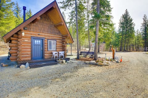 Bonners Ferry Vacation Rental | 2BR | 1BA | Stairs Required | 600 Sq Ft