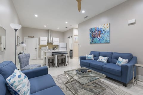 Modern Living Room with Style to Make Anyone Feel Welcome