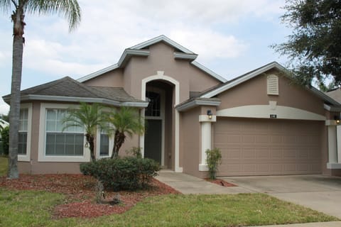 Stunning villa in private Golfing Community of Highlands Reserve