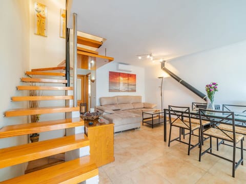 Property, Furniture, Building, Wood, Houseplant, Stairs, House, Interior Design, Floor, Flooring