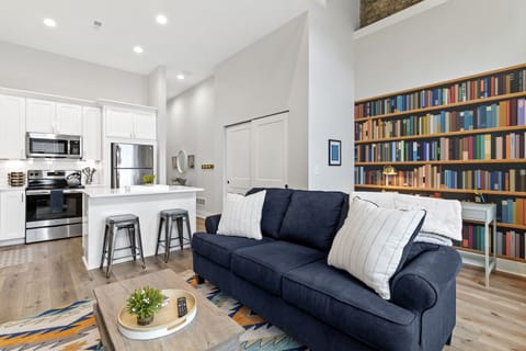 This apartment offers it all. Fully equipped kitchen, sofa sleeper & workspace
