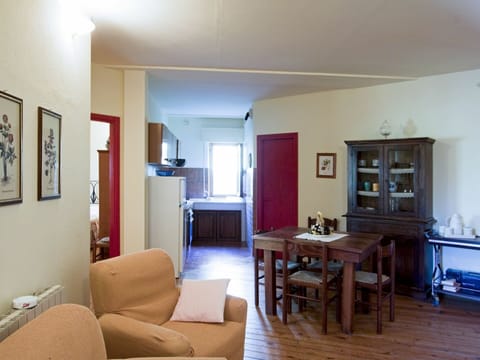 Room, Property, Furniture, Building, Interior Design, Living Room, Floor, House, Ceiling, Wall