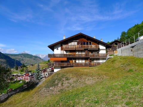 Mountain, Mountainous Landforms, Mountain Range, Property, Sky, Alps, Hill Station, House, Real Estate, Mountain Village