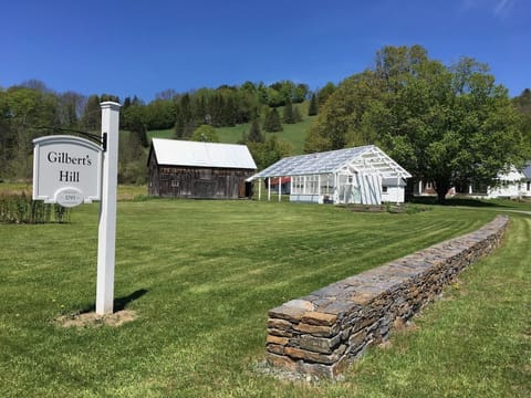 Entrance to Gilbert's Hill