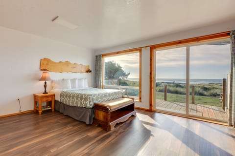 Waldport Vacation Rental | Studio | 1BA | 600 Sq Ft | Step-Free Access