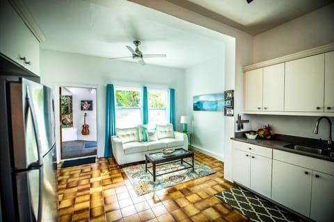 Hibiscus living room