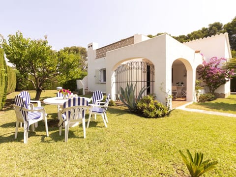 Property, House, Building, Real Estate, Estate, Home, Backyard, Villa, Hacienda, Lawn