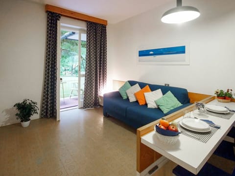 Room, Property, Furniture, Interior Design, Building, Floor, Living Room, Wall, Real Estate, Hardwood