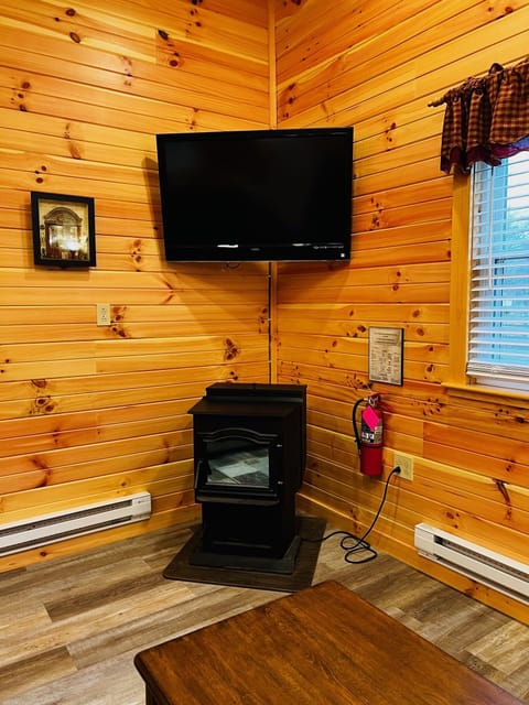 Pellet Stove (pellets provided) TV