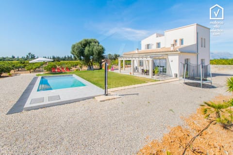 Finca for 6 people in Llubi