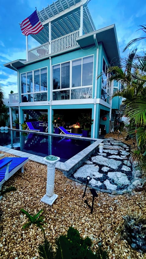 Sunset picture of house very private yard