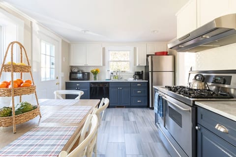 Updated kitchen with seating for 6