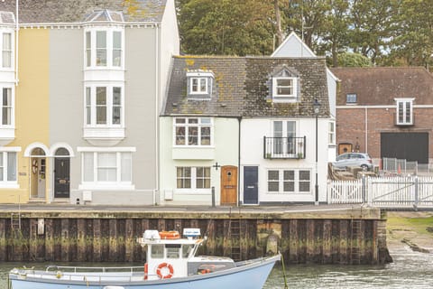 Harbour's Edge Cottage
