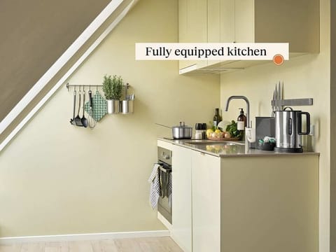 Fully equipped kitchen for you to enjoy a nice meal with family and friends.